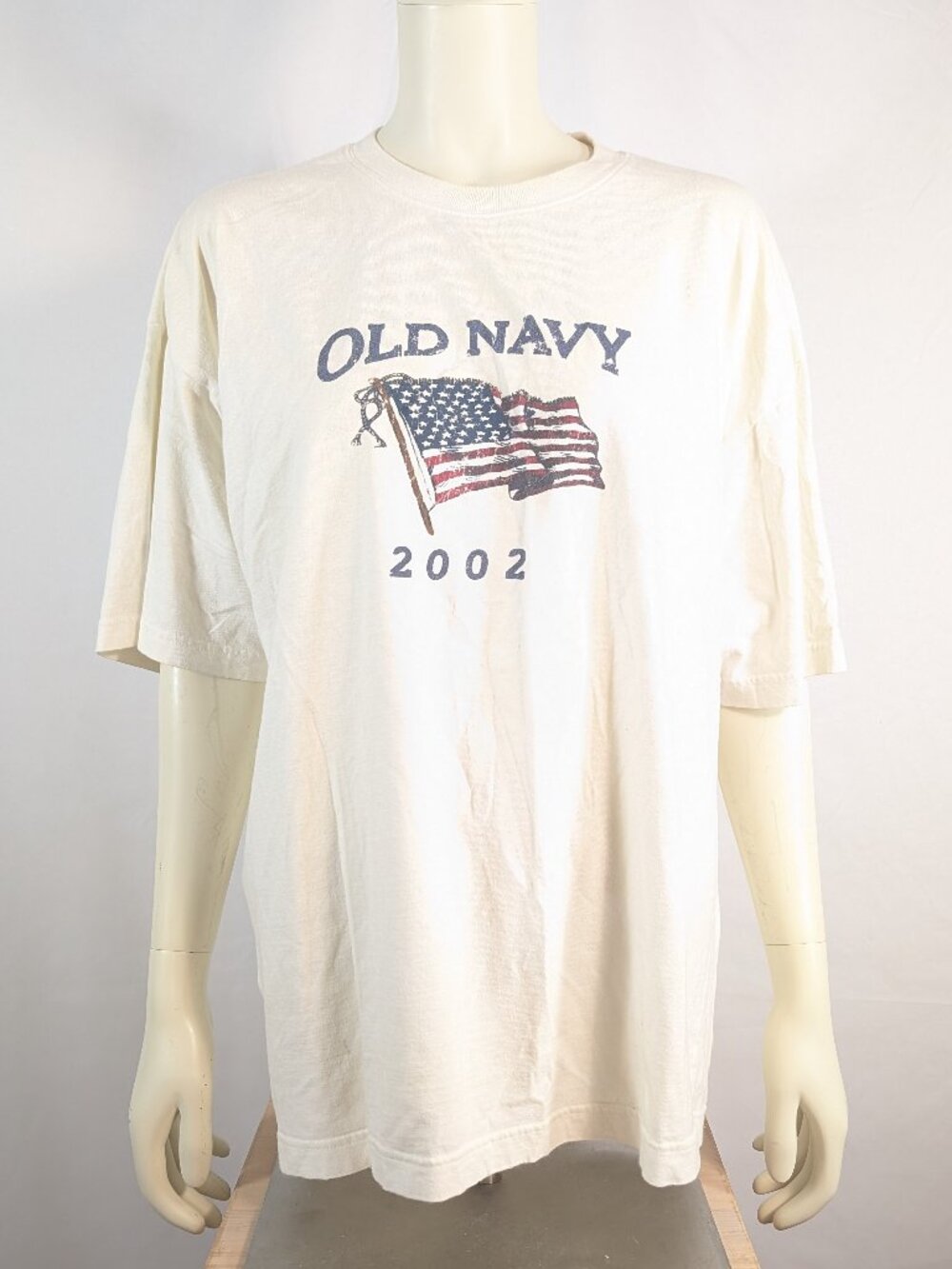 Old Navy 2002 Flag tshirt